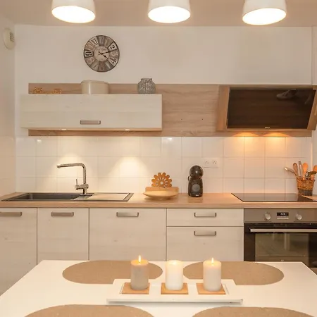 Atlantic Selection - Un à La Sharon Сasa de vacaciones