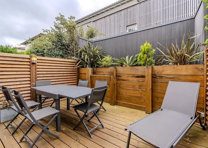 Atlantic Selection - Un Sejour A La Sharon *